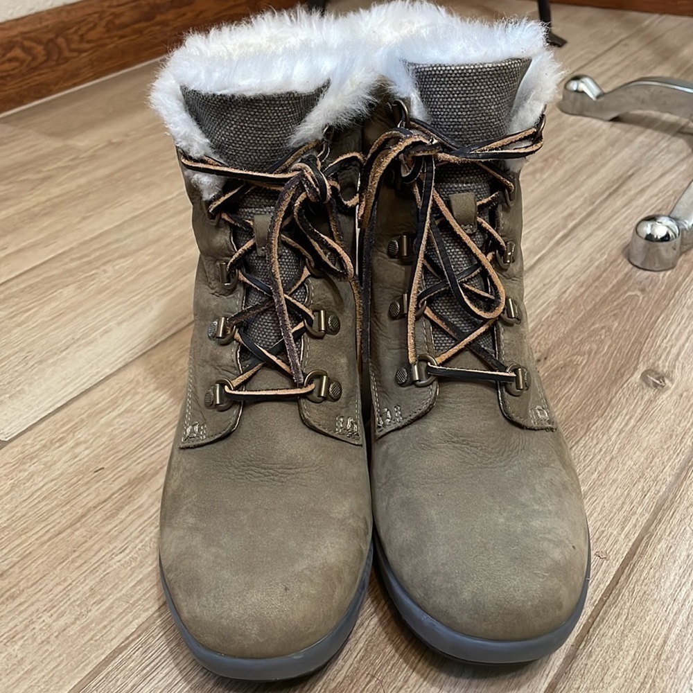 Sperry faux fur lace up wedge boots - Picture 2 of 12